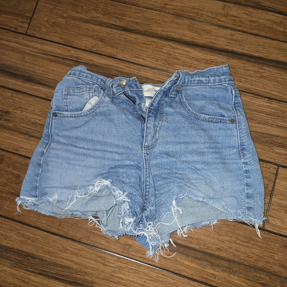 Women’s Universal Thread Size 0 Light Blue Distressed Denim Shorts